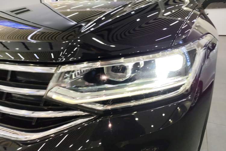 Used Volkswagen Tiguan L 2023 Restyled 330TSI Automatic Two-Wheel Drive R-Line Enhanced Comfort Version