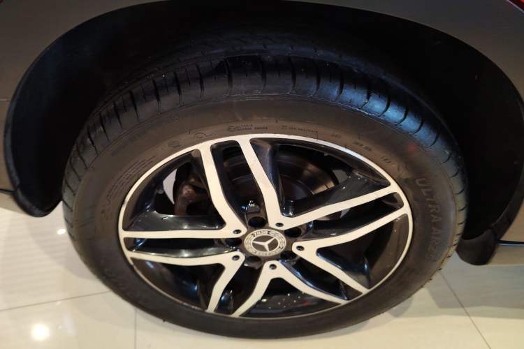 Used Mercedes-Benz GLA 2016 GLA 220 4MATIC Fashion Edition Right Rear Wheel Hub