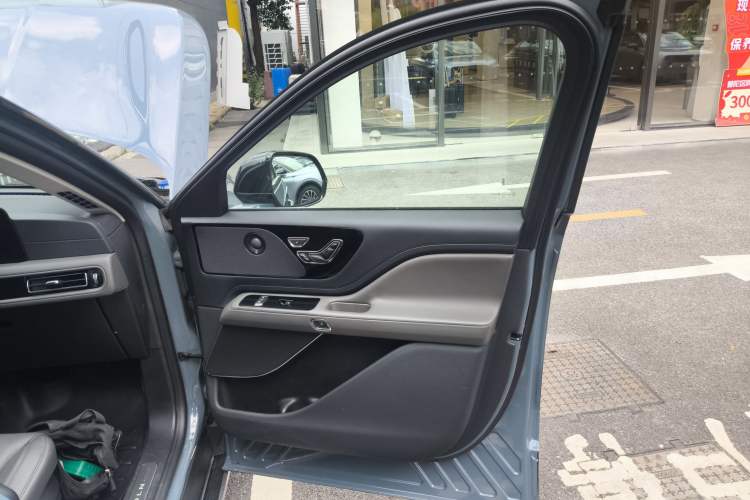 Used Lincoln Aviator 2024 3.0T V6 All-Wheel-Drive Luxury Edition Six Seats