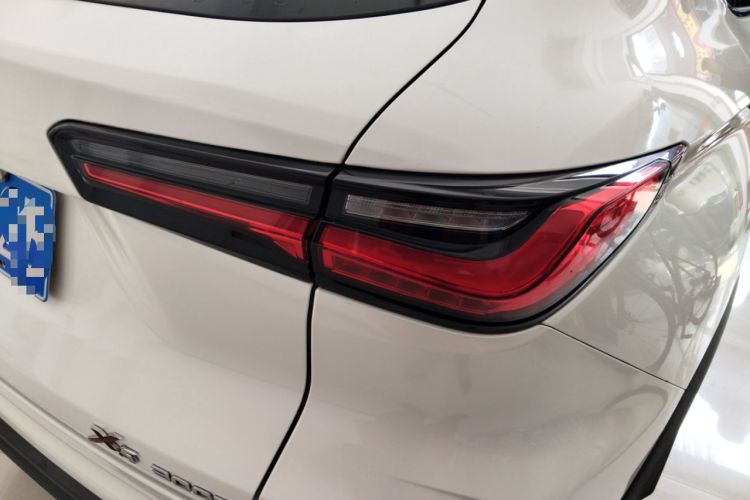 Used CHANGAN OSHAN X5 2021 1.5T DCT Prestige Edition Right Rear Taillight