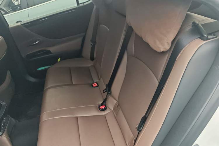 Used Lexus ES 2022 300h Excellence Edition