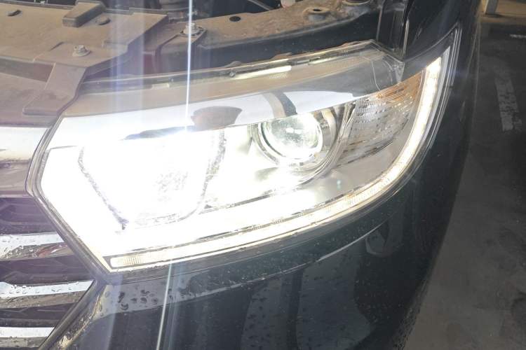 Used JAC Refine M3 2025 PLUS 1.8L Manual Smart Connect Version 7/8 Seats
