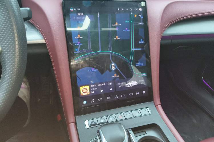 Used Hongqi H5 2024 2.0T Automatic Smart Connect Flagship Edition Audio And AC Panel