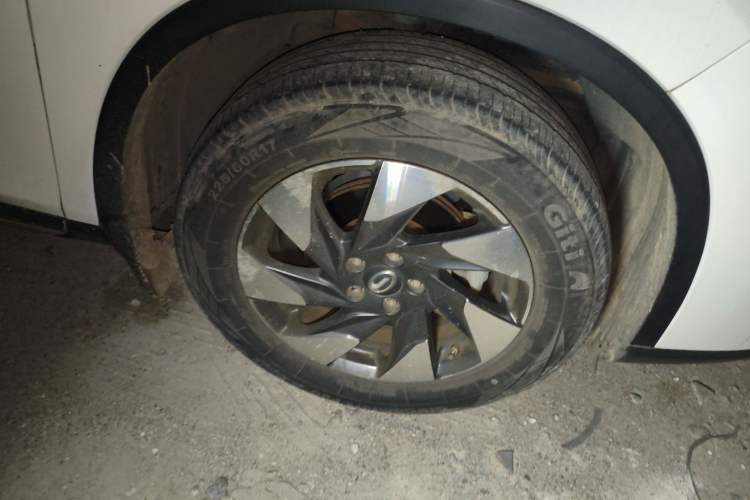 Used GAC Trumpchi GS4 2022 270T Automatic Smart Drive Navigation Edition Right Front Wheel Hub