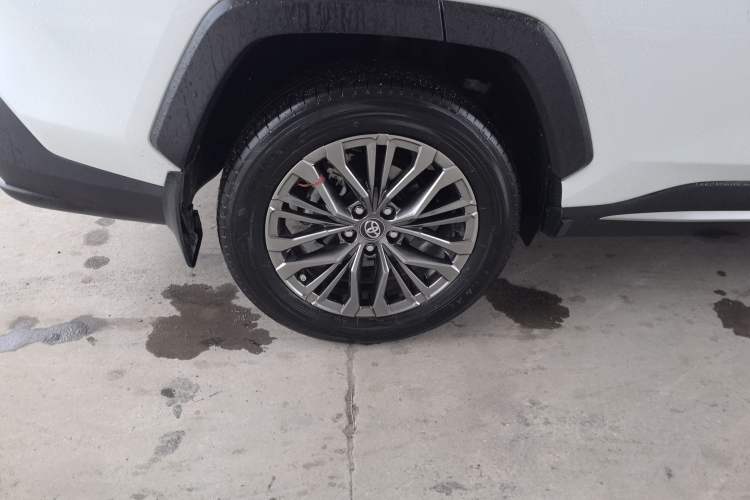 Used Toyota Wildlander 2023 Dual-Motor 2.5L E-CVT Two-Wheel Drive Luxury PLUS Edition Right Rear Wheel Hub