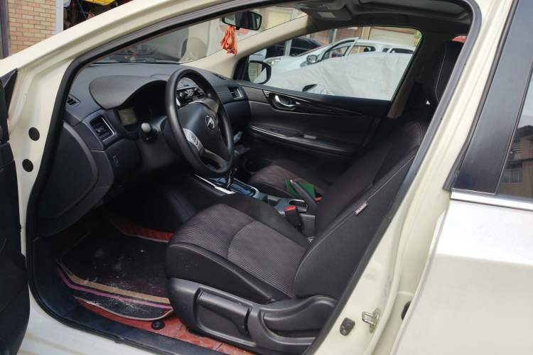 Used Nissan Tiida 2016 1.6L CVT Cool Dynamic Edition Left Front Seat