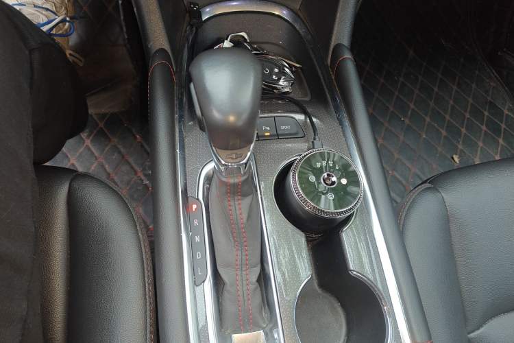 Used Chevrolet Malibu XL 2022 Redline 550T Automatic RuiLian Edition Gear Lever