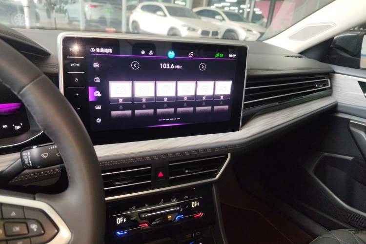 Used Volkswagen Sagitar 2023 200TSI DSG Excellence Edition Audio And AC Panel