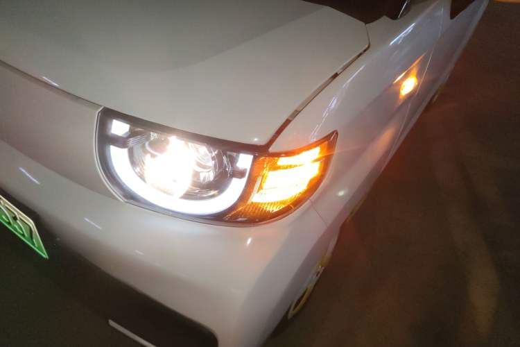 Used Chery QQ Ice Cream 2022 170km Sundae Phosphate Lithium-Ion