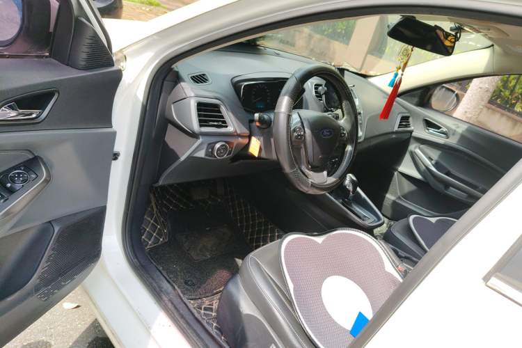 Used Ford Escort 2015 1.5L Automatic Fashion Model