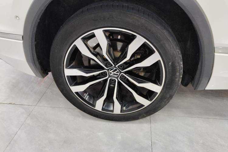 Used Volkswagen Tiguan L 2021 330TSI Automatic Two-Wheel Drive R-Line Enhanced Edition
