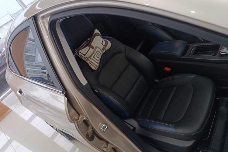 Used Geely Auto Emgrand GL 2021 UP 1.4T CVT Luxury Edition
