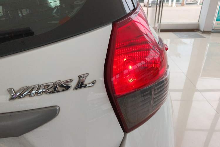 Used Toyota YARiS L Zhi Xuan 2015 1.5G Automatic Xuan Dong Sunroof Special Edition Right Rear Taillight