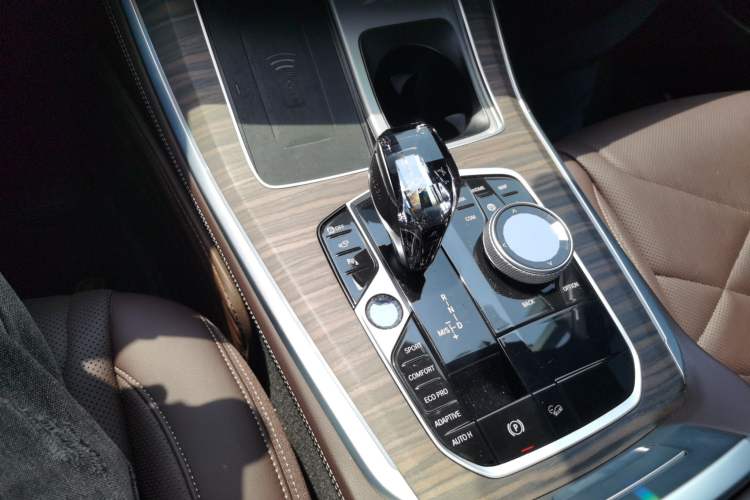 Used BMW X5 2022 xDrive 40Li M Sport Package Gear Lever