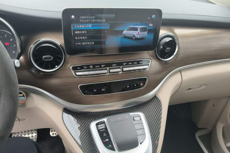 Used Mercedes-Benz V-Class 2022 V 260 L Long-wheelbase Luxury Edition Audio And AC Panel