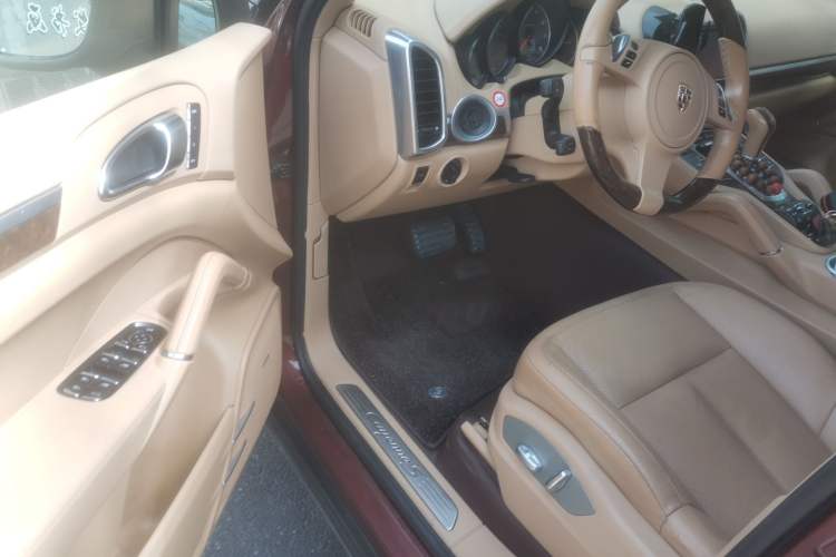 Used Porsche Cayenne 2011 Cayenne S 4.8L
