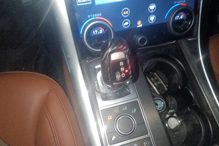 Used Land Rover Range Sport 2014 3.0 SC V6 HSE DYNAMIC Gear Lever