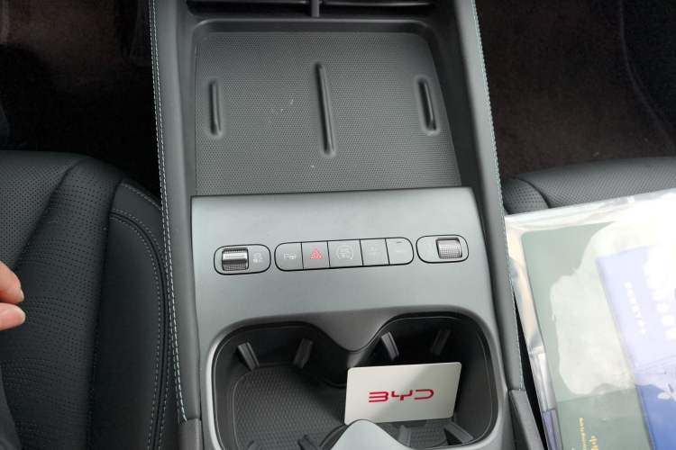 Used BYD Seal 06 New Energy 2026 DM-i Ultra-Enjoyment 128KM Smart Enjoyment Model
