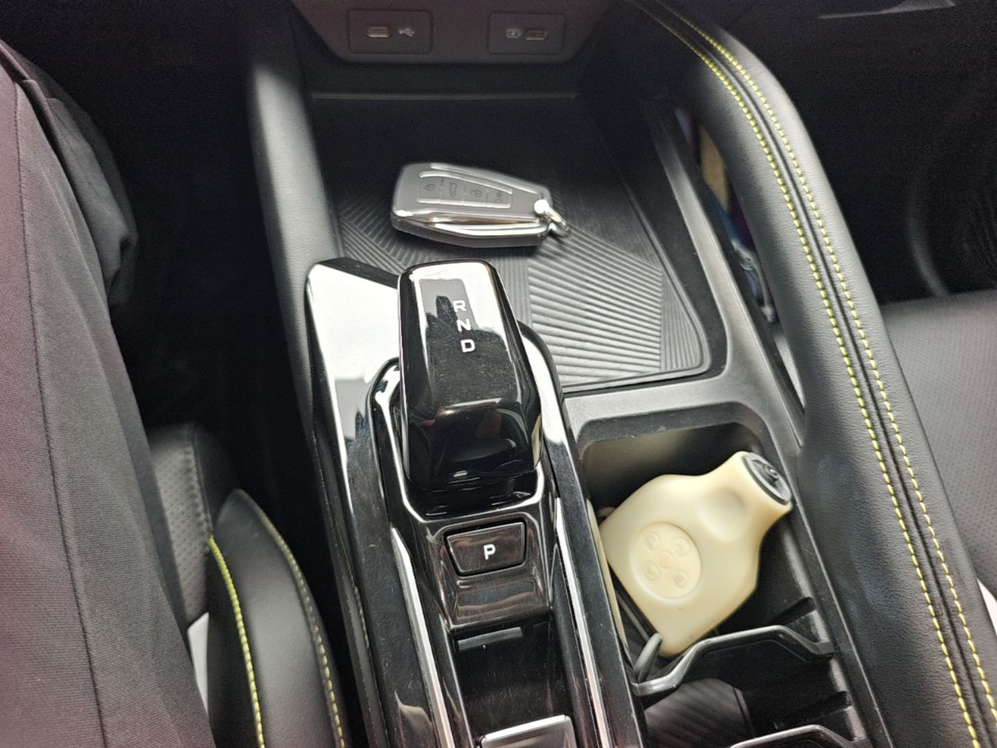 Geely Auto Coolray 2022 Bin Yue COOL 1.5TD DCT Hot Engine Edition — снимка 16