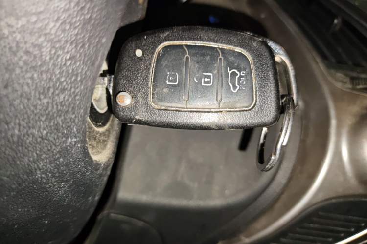 Used Hyundai ix35 2013 2.0L Automatic 2WD Comfort GL China IV Standard Vehicle Key