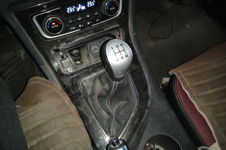 Used Zotye T600 2015 Family Edition 2.0T Manual Luxury Version
