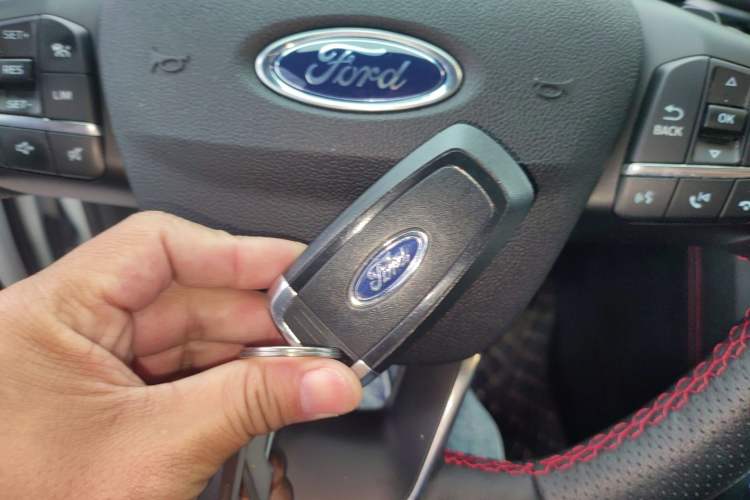 Used Ford Escape 2020 EcoBoost 245 Four-Wheel Drive ST-LINE Deluxe Edition