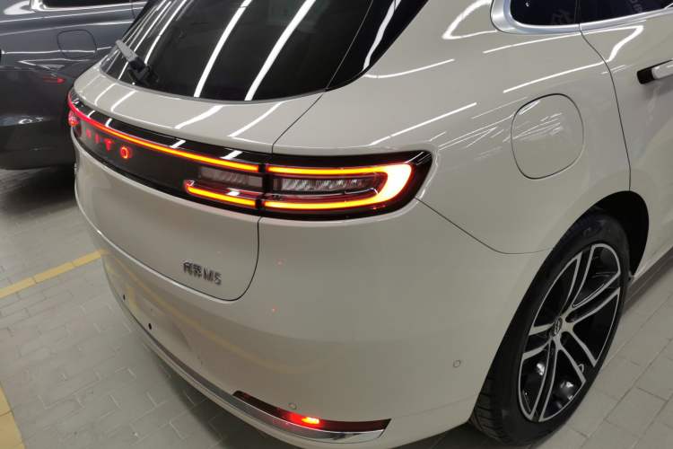 Used Hima AITO M5 2025 Extended-Range Ultra All-Wheel-Drive Version