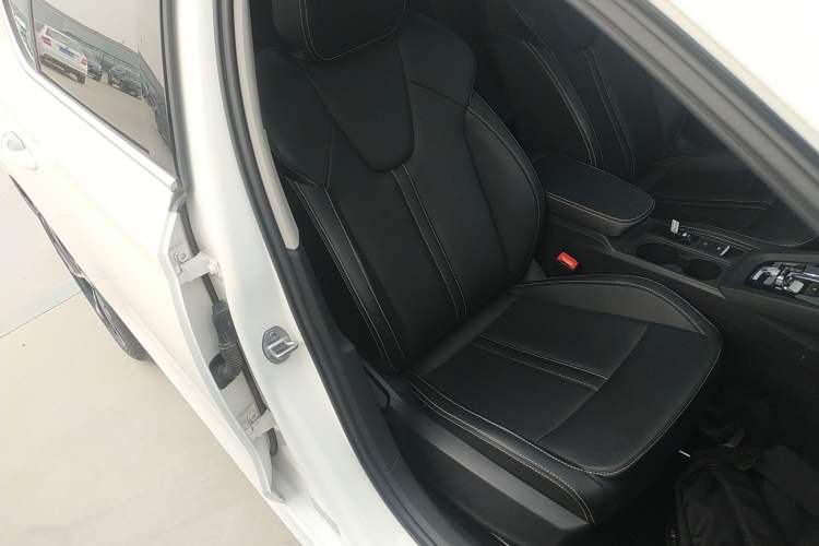 Used Skoda Octavia 2021 PRO TSI280 DSG Luxury Edition Right Front Seat