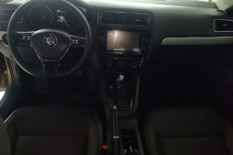 Used Volkswagen Sagitar 2017 1.6L Automatic Comfort Model
