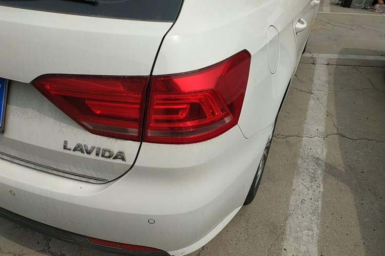 Used Volkswagen Gran Lavida 2013 1.6L Automatic Luxury Model
