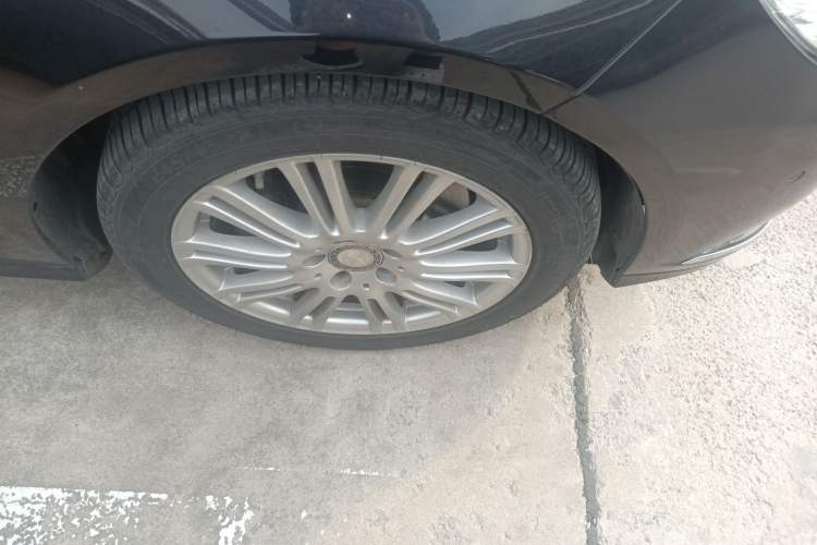 Used Mercedes-Benz E-Class 2012 E 200 L CGI Elegant Model Right Front Wheel Hub