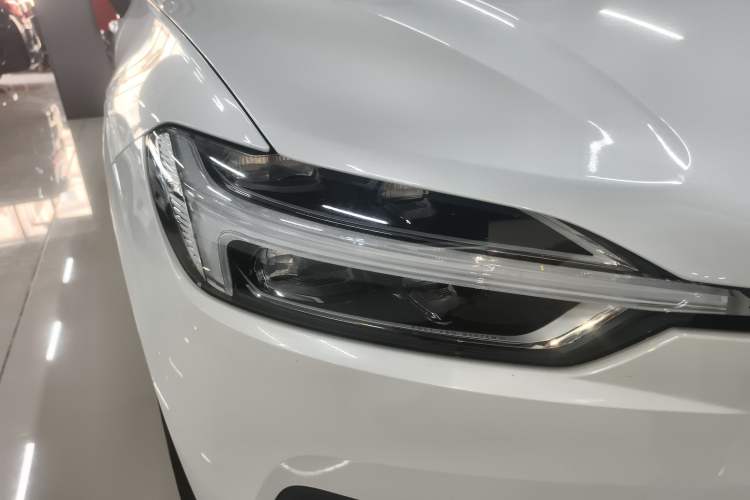 Used Volvo XC60 2020 T5 4x4 Zhiyi Luxury Edition Right Front Headlight