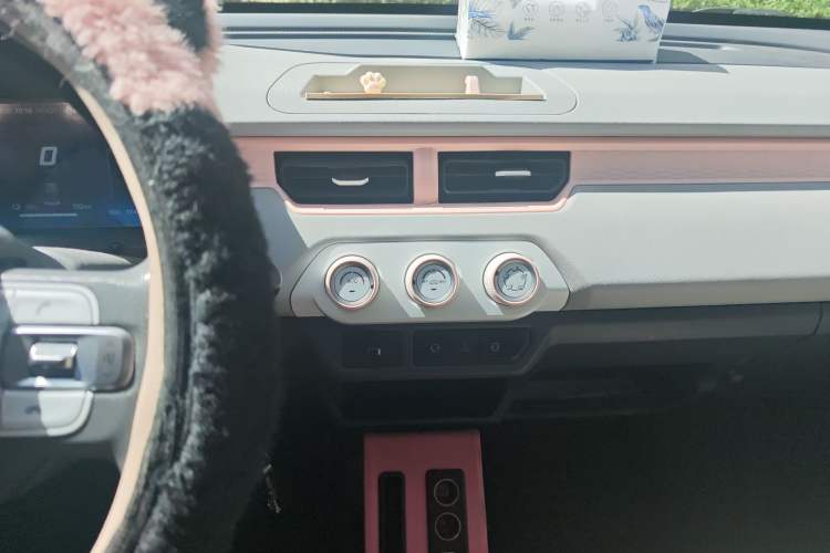 Used Chery QQ Ice Cream 2022 120km Conical Shape Lithium Iron Phosphate