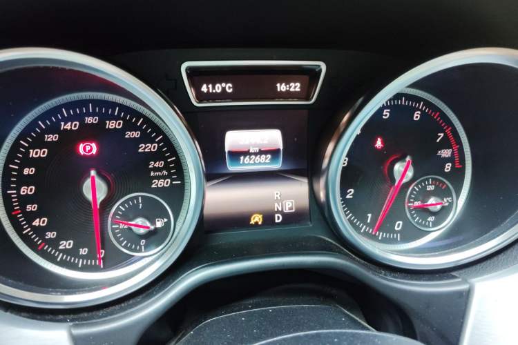 Used Mercedes-Benz GLE Coupe 2015 GLE 400 4MATIC Coupe SUV Odometer Close Up