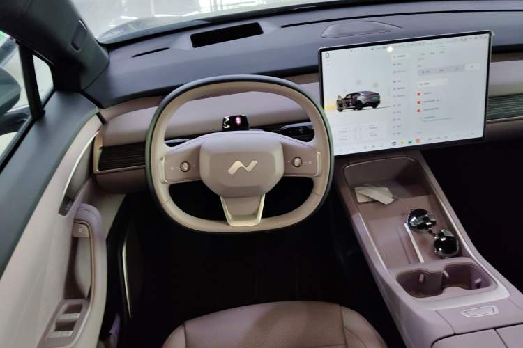 Used ONVO L60 2024 60 kWh Rear-Drive Version
