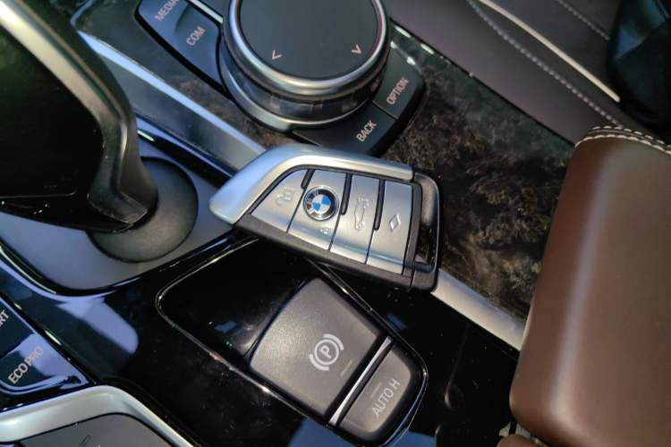 Used BMW 6 Series GT 2018 640i xDrive M Sport Package
