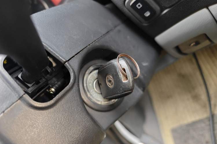 Used FORTHING Lingzhi 2013 M3 1.6L 7-Seater Luxury Model