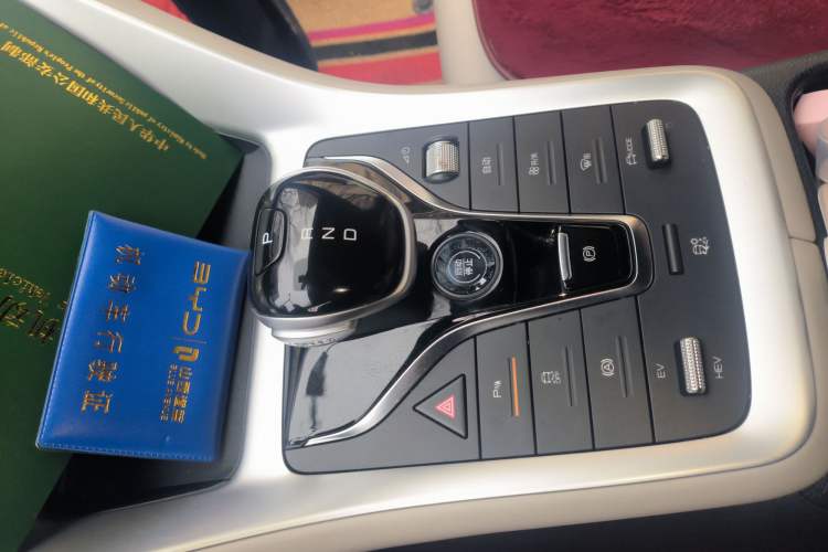 Used BYD Song Pro New Energy 2024 HONOR Edition DM-i 71KM Navigation Model
