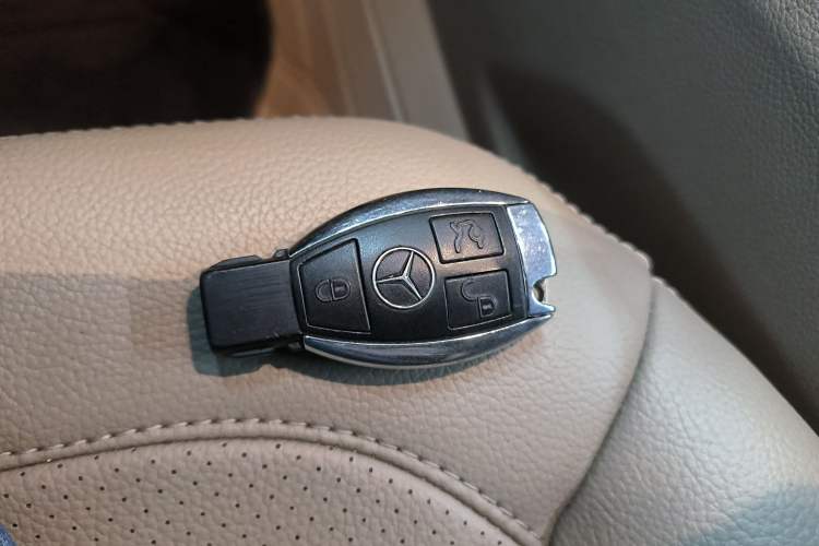 Used Mercedes-Benz M-Class 2014 ML 320 4MATIC