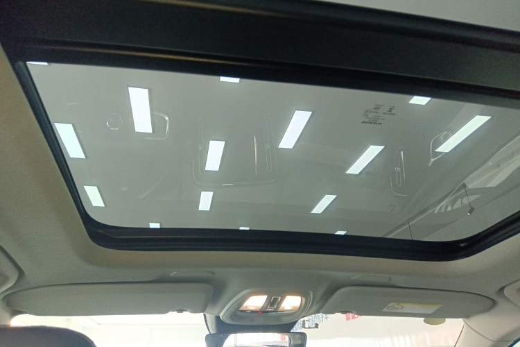 Used Volvo XC40 2024 B4 4x4 Smart Luxury Edition Headliner