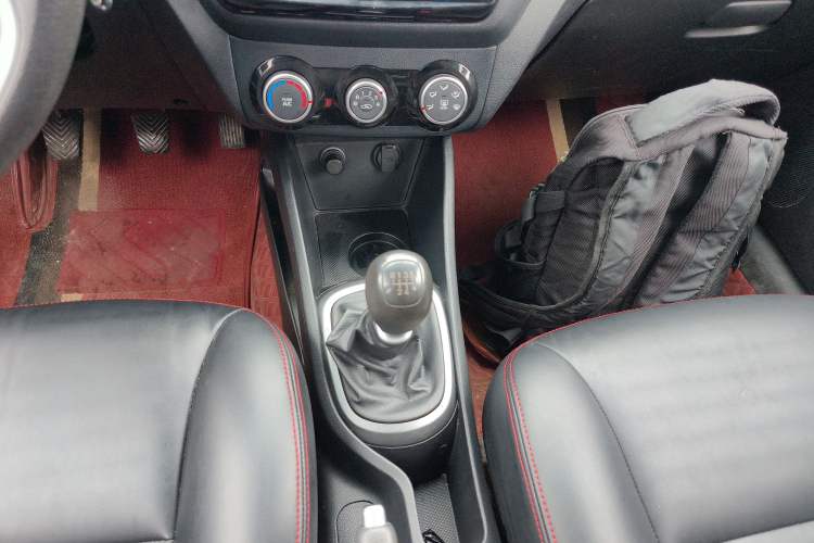 Used Kia K2 2015 Sedan 1.4L MT GLS