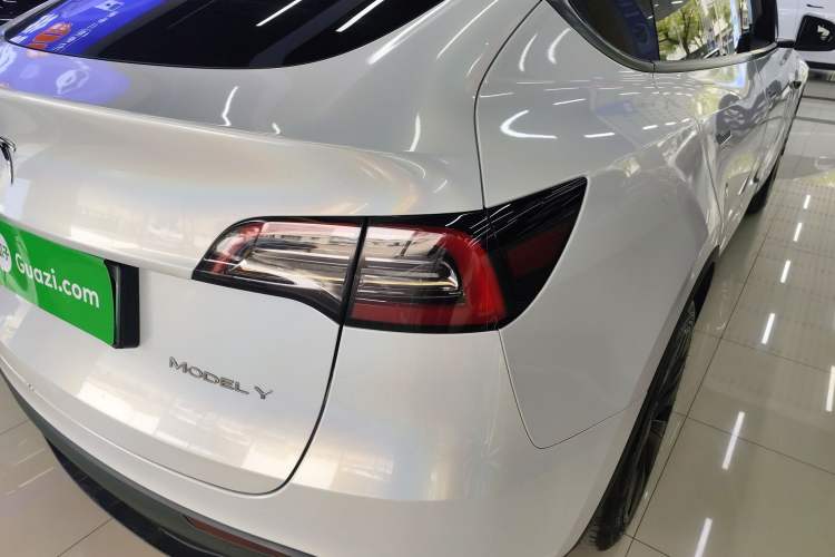 Used Tesla Model Y 2024 Rear-Wheel-Drive Version
