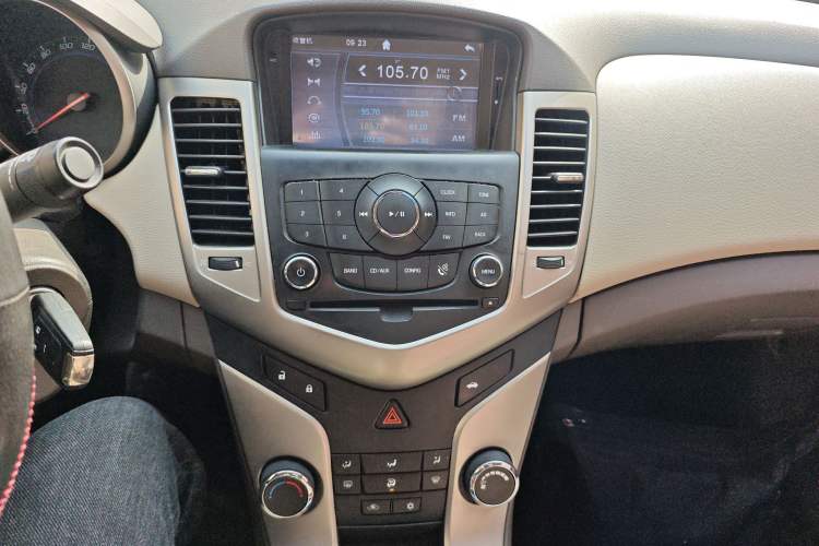 Used Chevrolet Cruze 2015 1.5L Classic SL MT