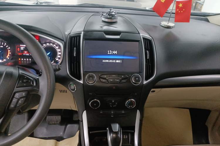 Used Ford Edge 2016 EcoBoost 245 Two-Wheel-Drive Titanium 5-Seater