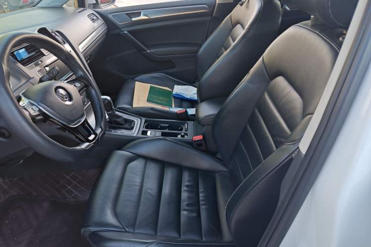 Used Volkswagen Golf 2016 230TSI Automatic Luxury Version