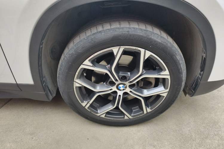 Used BMW X1 2021 Restyled sDrive25Li Leading Edition Right Front Wheel Hub