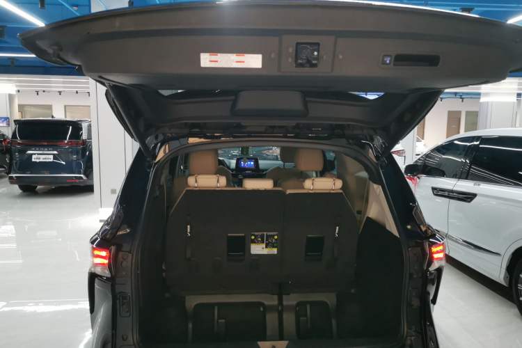 Used Toyota Sienna 2021 2.5L Hybrid Luxury Edition
