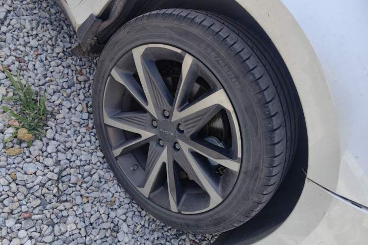 Used AION S Plus 2021 80 Ultra-Long Range Edition Right Front Wheel Hub