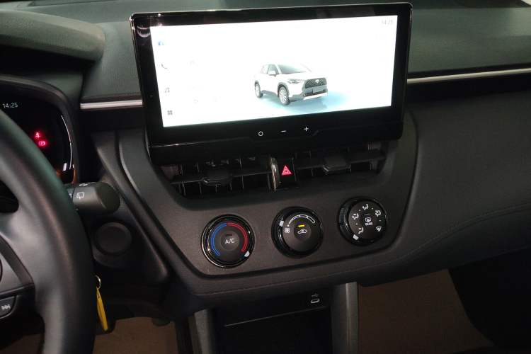 Used Toyota Corolla Cross 2024 2.0L Pioneer Edition