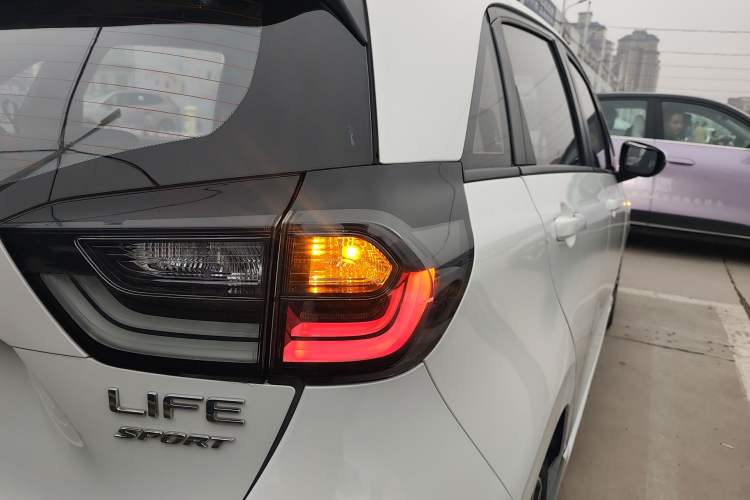 Used Honda LIFE 2021 1.5L CVT SPORT Heartbeat Edition Right Rear Taillight